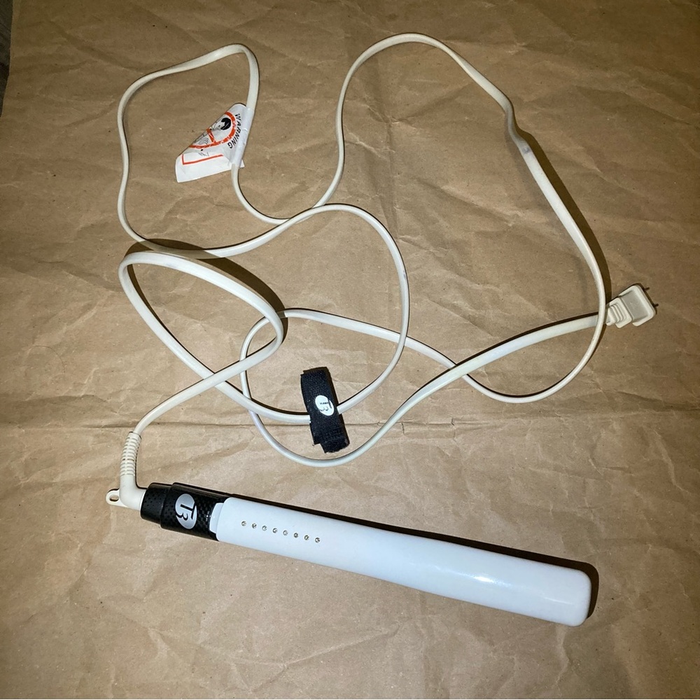 T3 hair flat iron straightener
